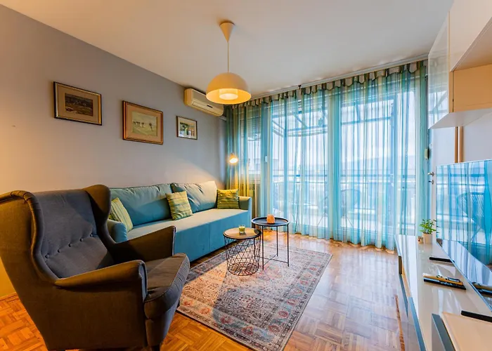 Flexible Selfcheckins 111 - Zagreb - Parking - 2 Bedrooms - Loggia