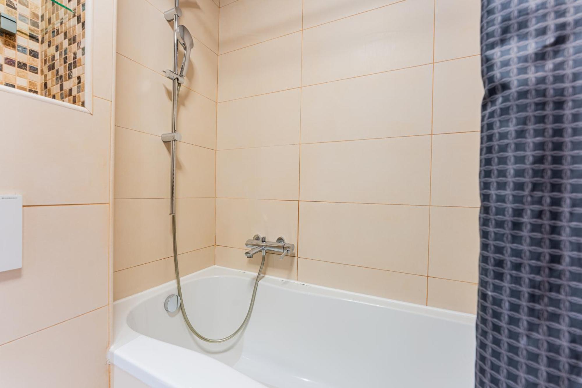 Apartman Flexible Selfcheckins 111 - - Parking - 2 Bedrooms - Loggia