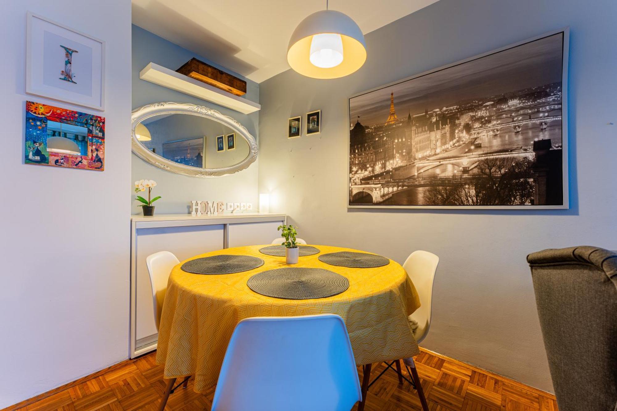 Flexible Selfcheckins 111 - - Parking - 2 Bedrooms - Loggia * Zagreb