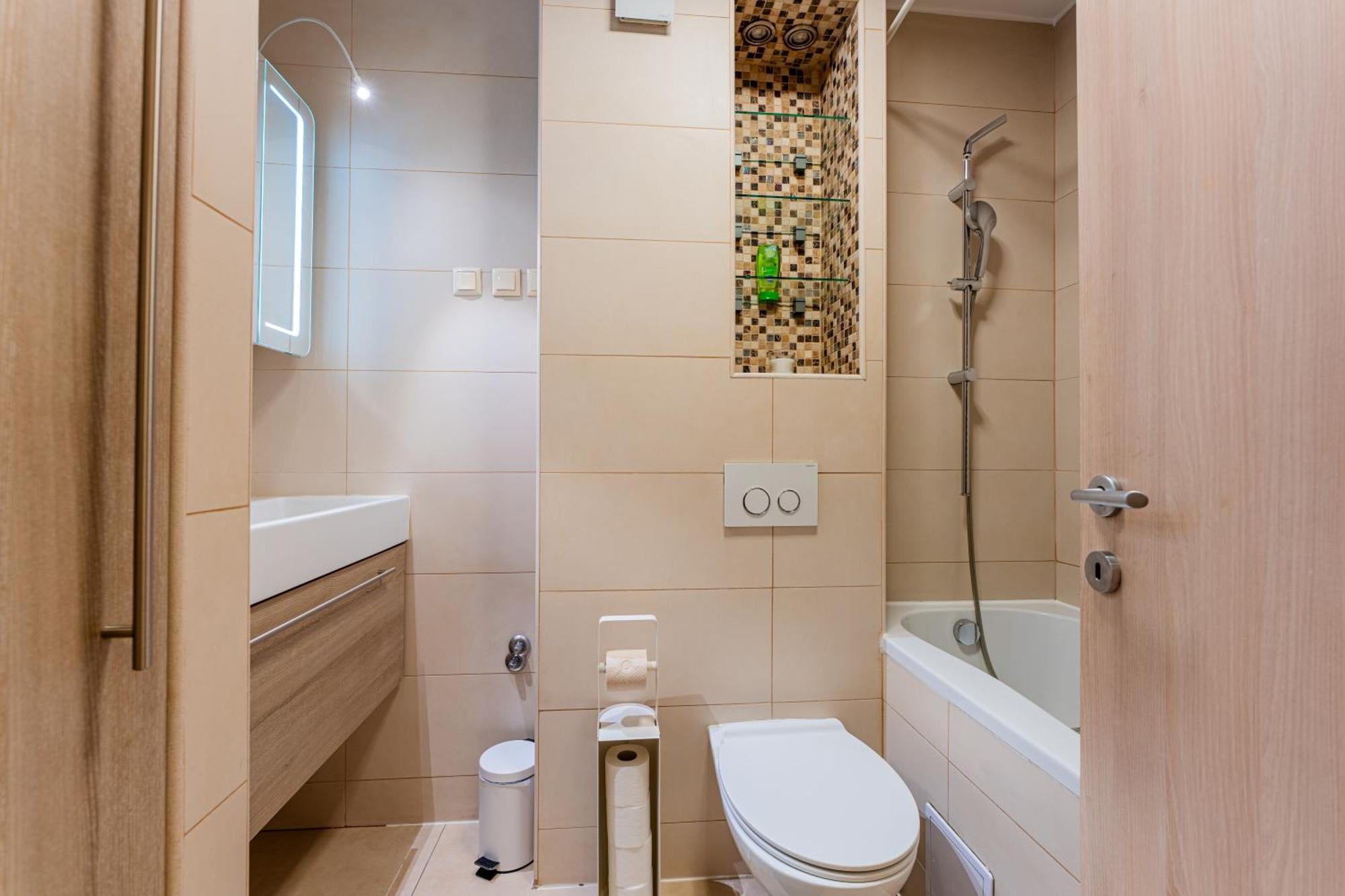 Apartman Flexible Selfcheckins 111 - - Parking - 2 Bedrooms - Loggia